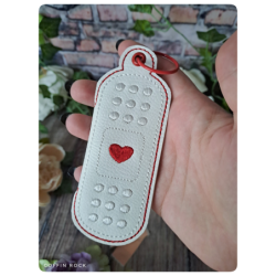 coeur rouge - pochette à pansements cute