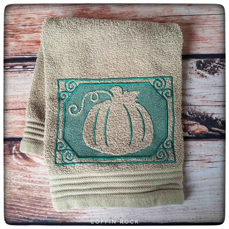 Serviette brodée citrouille