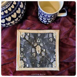 cemetary cutie : tapis cosy pour tasse ou théière