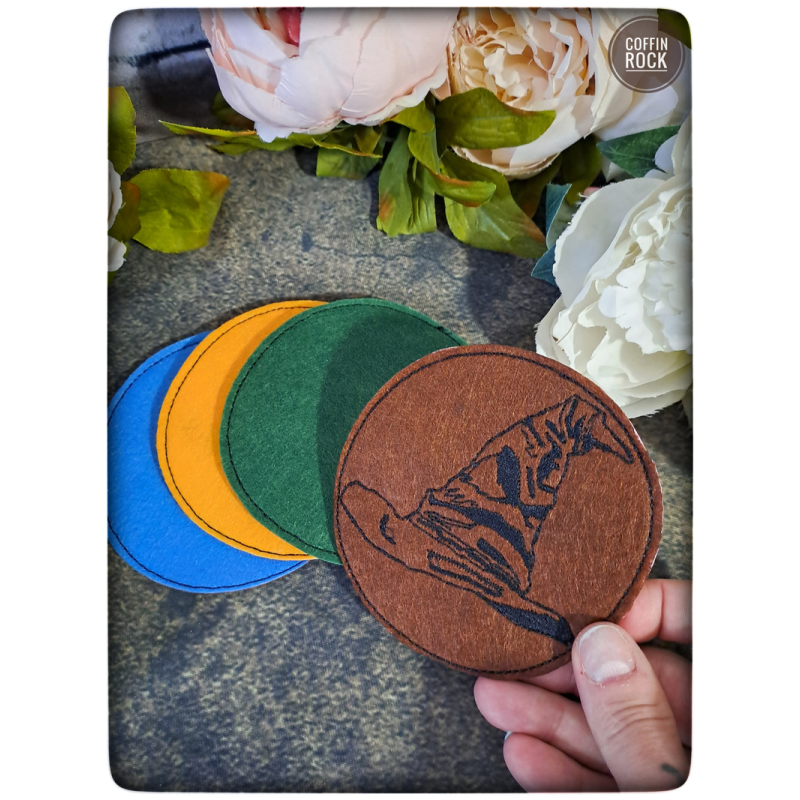 the three broomstick : tapis cosy pour tasse